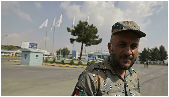 Photo of Afghan police back to Kabul airport to work alongside the Taliban