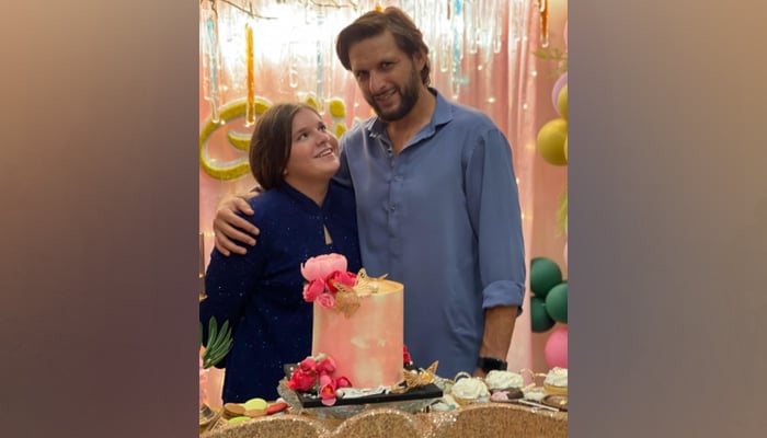 Former Pakistan cricket team captain Shahid Afridi with his daughter Ajwa. — Instagram/safridiofficial