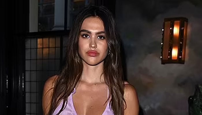 Scott Disicks ex Amelia Hamlin turns heads on the opening night of London Fashion Week