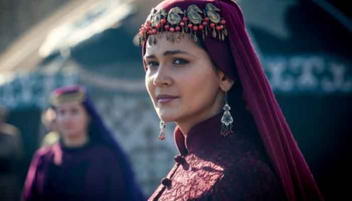 Ertugruls Aslihan Hatun actress reacts to first episode of Barbaroslar starring Engin Altan