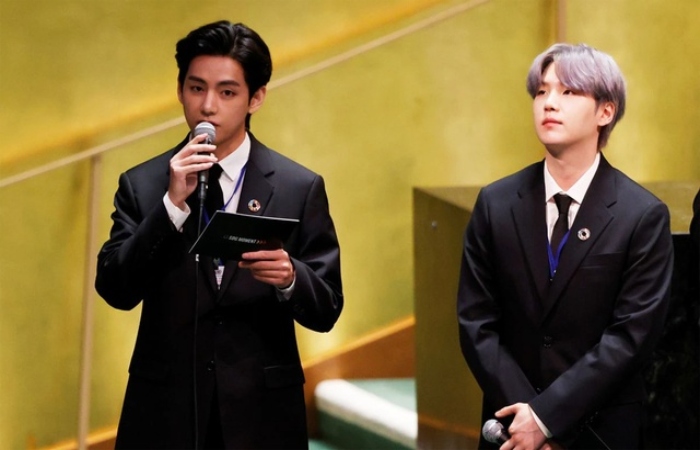 BTS also appeared in person at the event in the General Assembly introduced by South Korean President