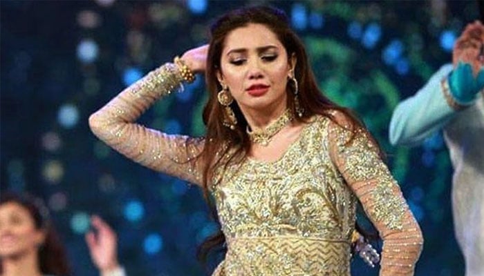 LSA 2021: Mahira Khans throwback dance performance goes viral