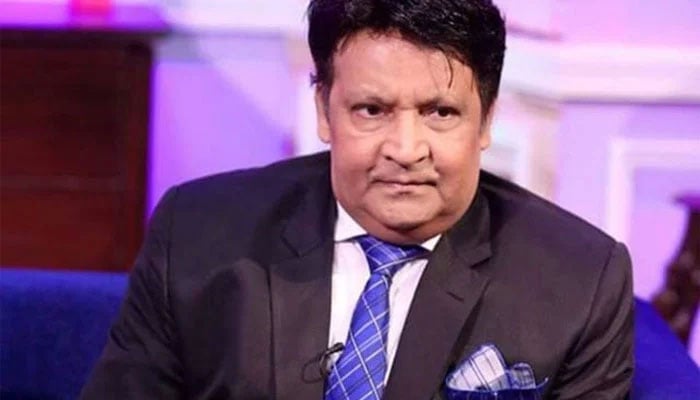 Famed comedian Umar Sharif, currently under treatment at a Karachi hospital for multiple ailments, will be transferred to the United States. File photo