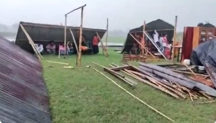 Assam Muslims, after being beaten and driven from their homes by Indian police, take shelter in makeshift arrangements without any proper medicines, food, toilets or tents. Photo: Twitter
