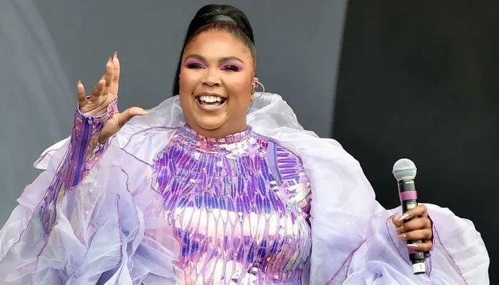Lizzo claps back against institutional racism at Global Citizen