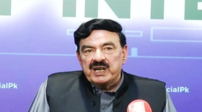 Govt, ECP coming closer on EVMs issue, says Sheikh Rasheed