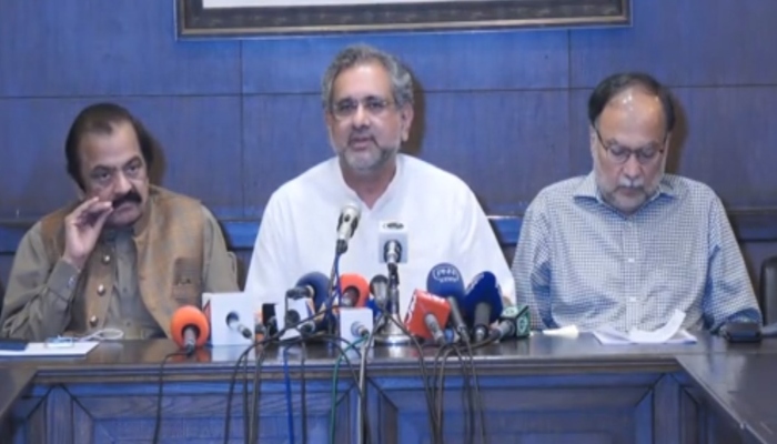 PML-N leaders address a press conference in Lahore. Photo: PML-N Twitter video screengrab