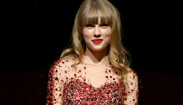 Taylor Swift updates fans over Red re-recording schedule