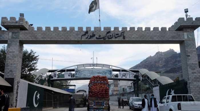 Afghanistan seeks Pakistan's help in treating patients  Afghanistan seeks Pakistan's help in treating patients