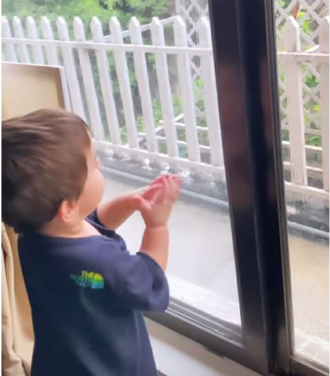 Naimal Khawars munchkin Mustafa claps his heart out in rain: See Photos