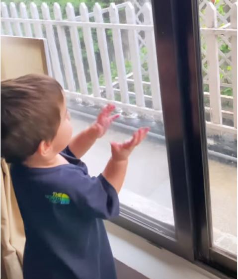 Naimal Khawars munchkin Mustafa claps his heart out in rain: See Photos