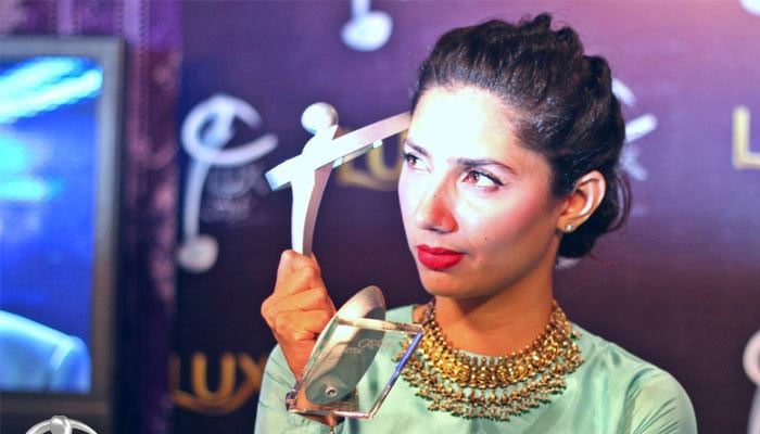 Mahira Khan gushes over her LSA 2012 blue over-lap dress: See Photos
