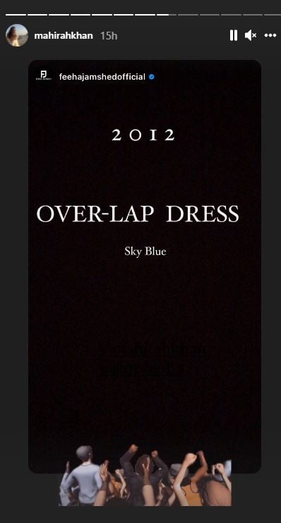 Mahira Khan gushes over her LSA 2012 blue over-lap dress: See Photos