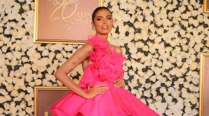 GEO LSA 2021: Mushk Kaleem steals the show with jaw-dropping attire