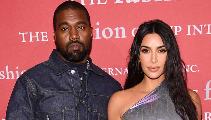 Kim Kardashian, Kanye West made eyes during SNL hosting gig
