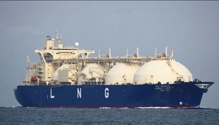 Even if the government manages the eight LNG cargoes during peak demand in December and January, there will be a sizeable gas crisis. Photo: Geo.tv/ file