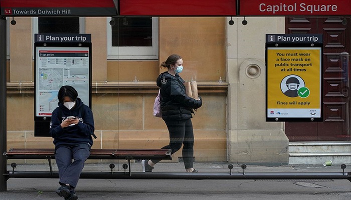 People wear protective face masks in the city centre during a lockdown to curb the spread of a coronavirus disease (COVID-19) outbreak in Sydney, Australia, September 28, 2021. Photo: Reuters