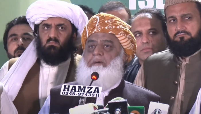 Pakistan Democratic Movement (PDM) chief Maulana Fazlur Rehman. — Hum News Live screengrab
