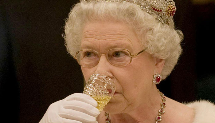 Queen aware of frailty as she gives up favourite evening alcohol drink