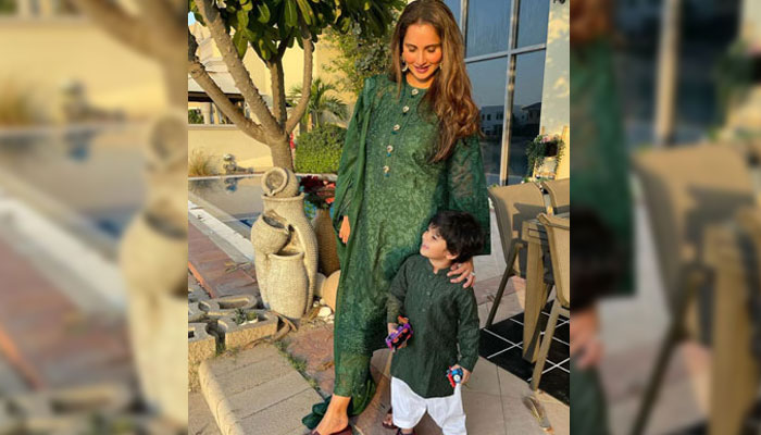 Indian tennis star Sania Mirza with her son Izhaan. Photo : Geo.tv/ file