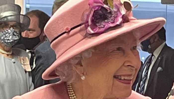 Queen Elizabeth wont step down as monarch: royal expert