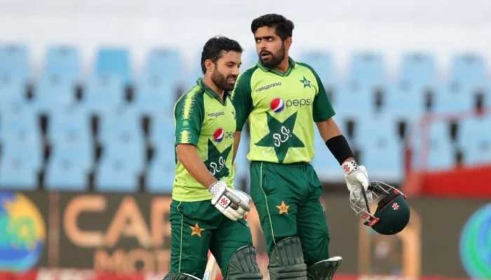 Babar Azam (right) and Mohammad Rizwan. Photo: File