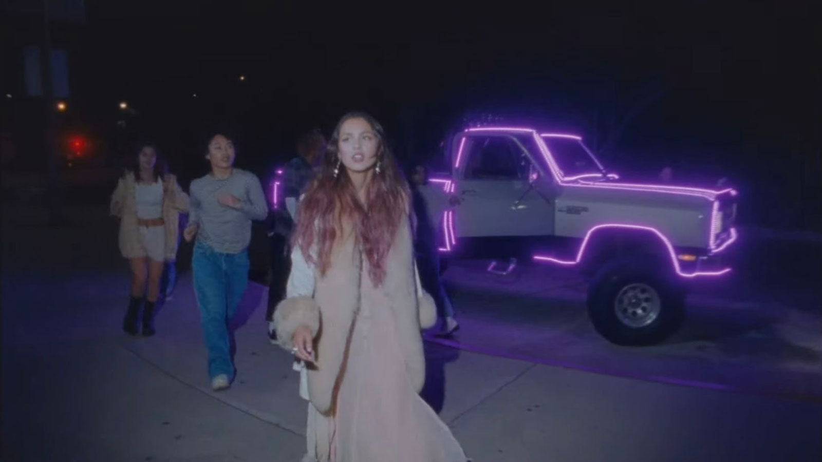 Olivia Rodrigo channels troubled teen vibes for new MV ‘Traitor’