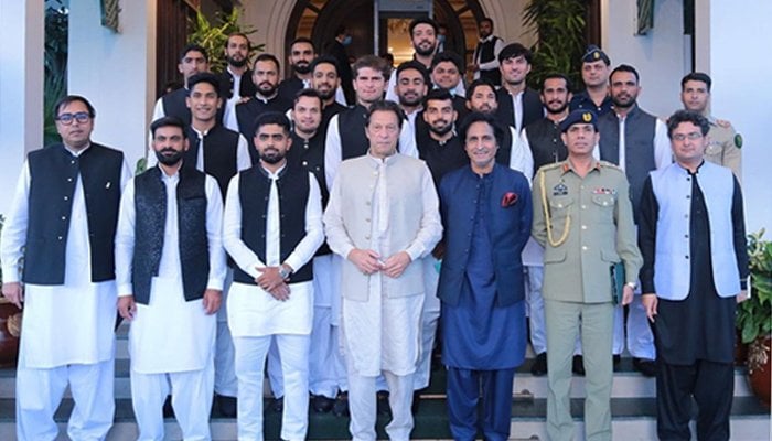 Prime Minister Imran Khan with Pakistans World Cup squad. Photo: File