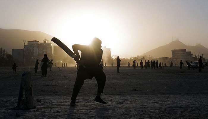Hikmatullah, 30, plays cricket at a playground in Kabul, Afghanistan October 22, 2021. Photo: Reuters