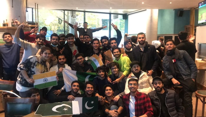 Pakistani and Indian students from two major Belgium universities — KU Leuven and ULB Brussels — gathered in Brussels to watch the India-Pakistan T20 World Cup clash together on October 24, 2021. — Photo by author