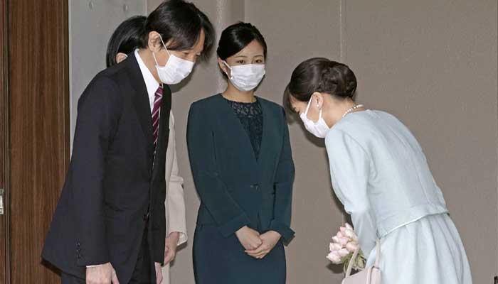 Princess Mako gives up her royal title, marries university sweetheart Kei Komuro