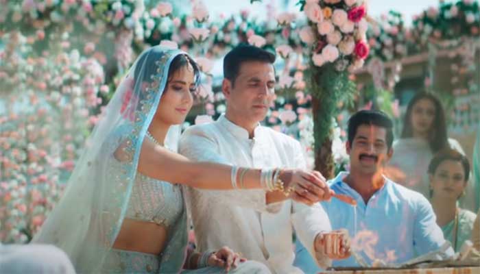 Katrina Kaif marries Akshay Kumar in ‘Mere Yaaraa’, song out now