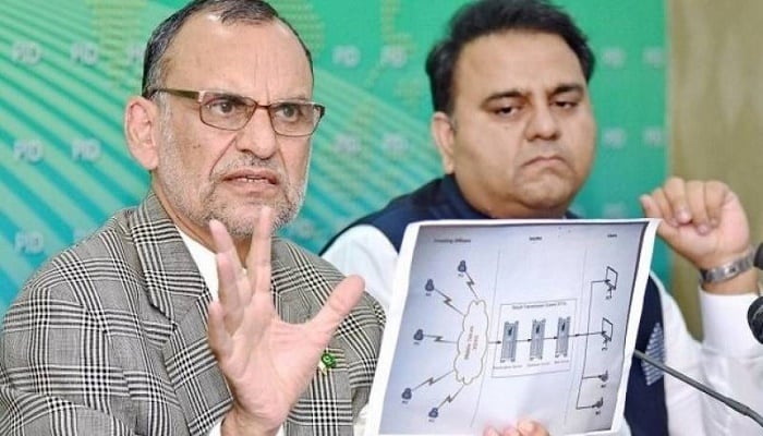 A file photo of Federal Minister for Railways Azam Swati left) and Federal Minister for Information and Broadcasting Fawad Chaudhry during a press conference. Photo: Geo.tv/ file