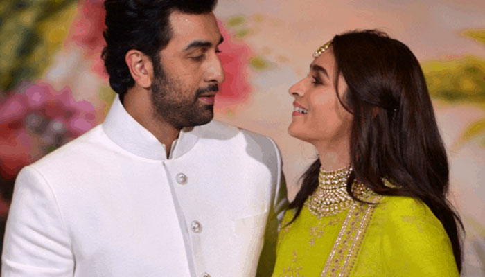 Wedding Bells: Alia Bhatt, Ranbir Kapoor to tie knot in December?