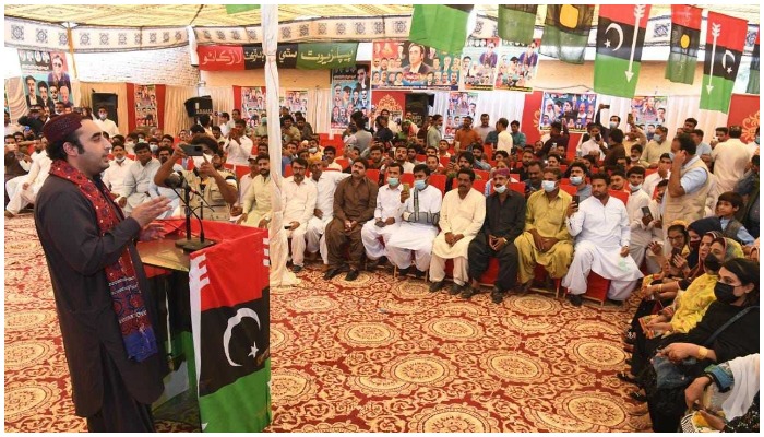 PPP Chairman addressing party workers in Larkana. — PPP Media Cell.