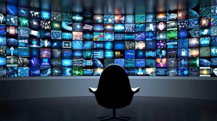 When politicians cover the circus