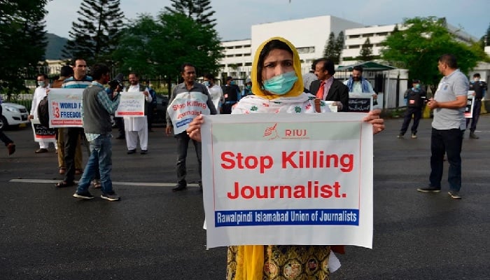 Journalists participate in a demonstration to mark World Press Freedom Day in Islamabad, Pakistan, on May 3, 2020. Photo: AFP