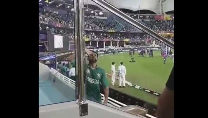 Former Pakistan captain Shoaib Malik salutes Shahid Afridi. Photo: Twitter screengrab