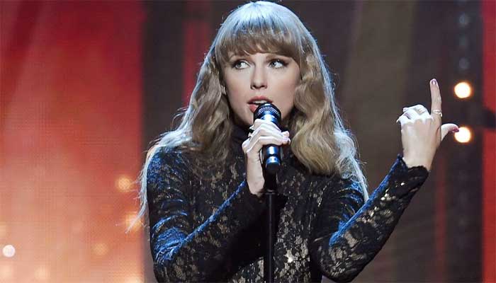 Taylor Swift, Obama lead tributes in star-studded Rock Hall of Fame ceremony