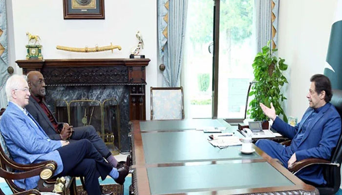 Sir Vivian Richards and David Gower meet PM Imran Khan.