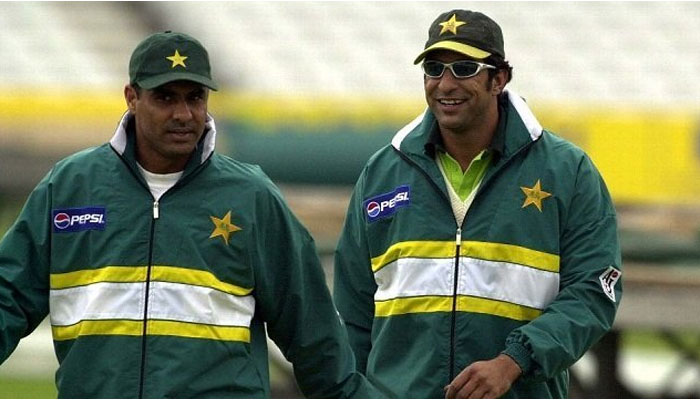 Former Pakistan captains and fast bowlers Waqar Younis (L) and Wasim Akram. — AFP/File