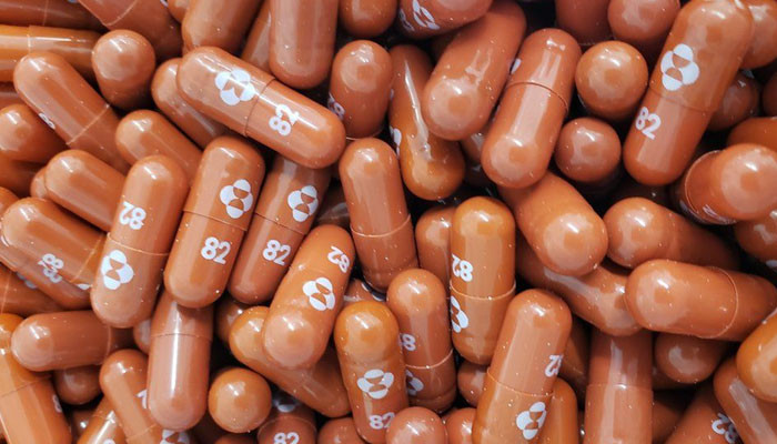 Inggris menjadi negara pertama yang menyetujui pil anti-COVID