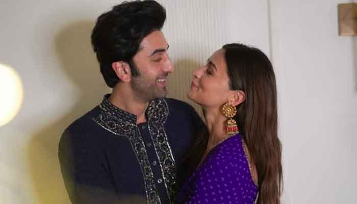 Ranbir Kapoor, Alia Bhatts latest Diwali picture wins the internet