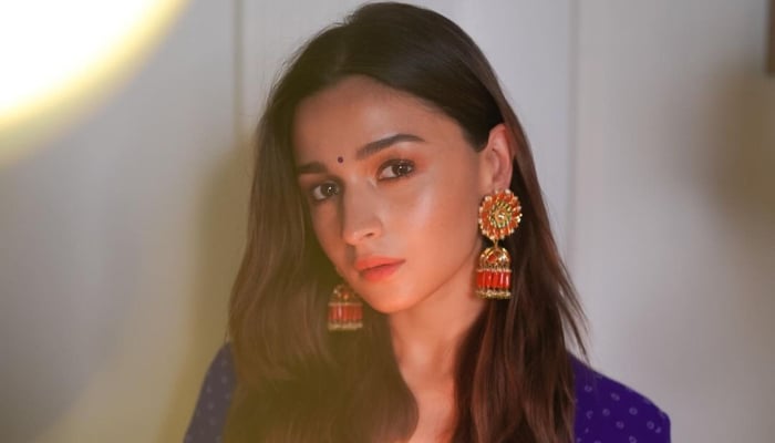 A report by India Today claims that Alia is currently in talks with a Hollywood studio