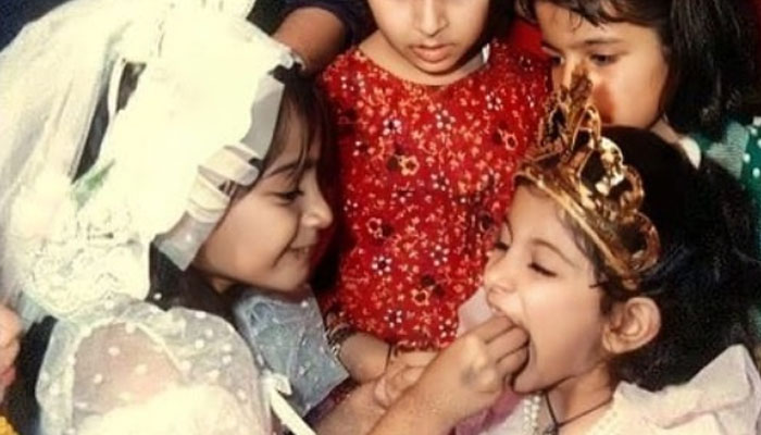 Anil Kapoor reminisces fond memories with daughters Rhea, Sonam Kapoor