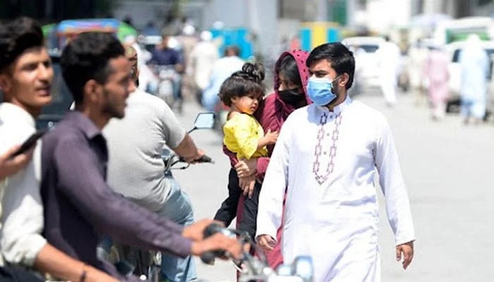 Pakistan melaporkan rata-rata 514 infeksi baru setiap hari, 9% dari puncaknya — rata-rata harian tertinggi dilaporkan pada 17 Juni. Foto: Geo.tv/ file