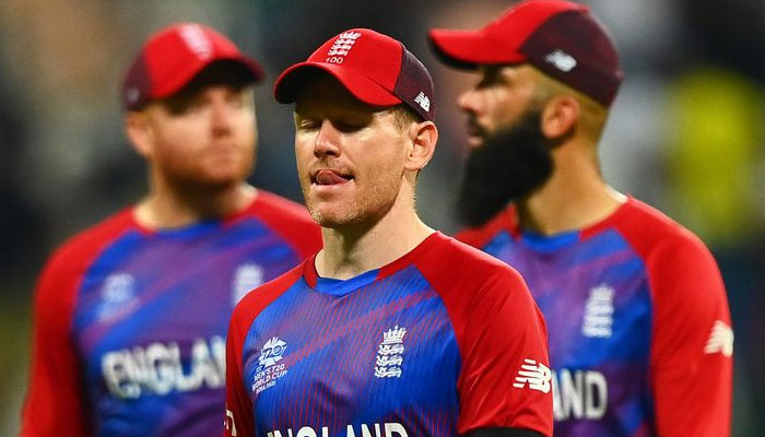 Kapten Inggris Eoin Morgan mengatakan timnya hancur setelah Jimmy Neesham mulai menumpuk lari.