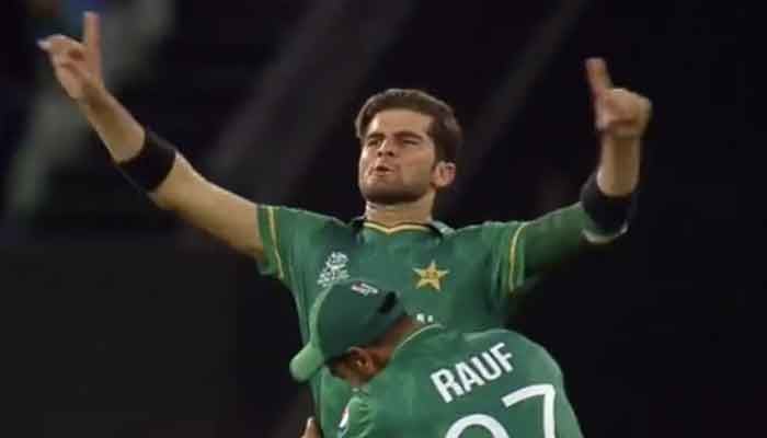 Twitter jatuh cinta dengan Shaheen Afridi dulu, lagi