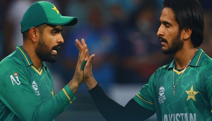 Kapten Pakistan Babar Azam mendukung bowler Hasan Ali atas tangkapan yang dijatuhkan dalam kasus melawan Australia di Semifinal Piala Dunia T20.  Indonesia