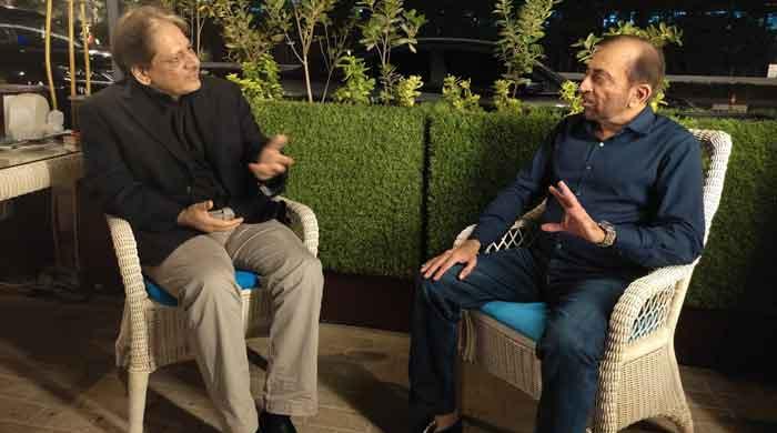 Dr Farooq Sattar meets former Sindh governor Ishratul Ebad in Dubai Dr Farooq Sattar meets former Sindh governor Ishratul Ebad in Dubai